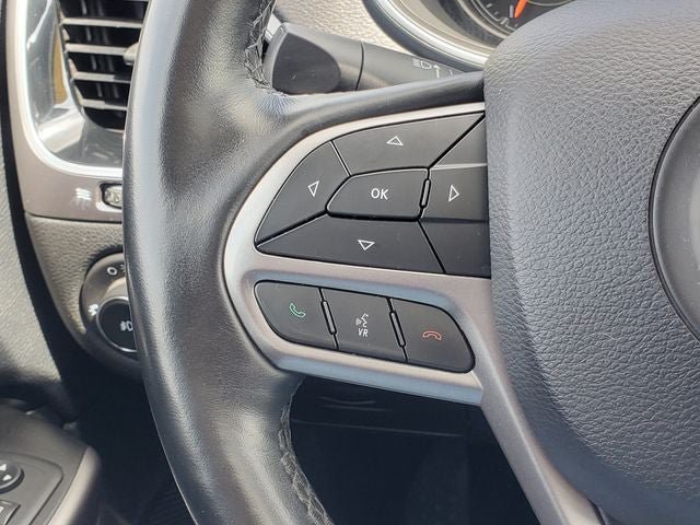 Used 2019 Jeep Cherokee Limited w/ Trailer Tow Group AWD/4WD image 13