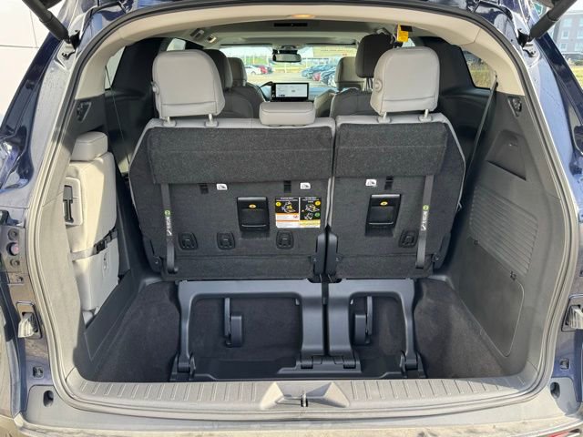 Certified 2025 Toyota Sienna XLE image 41