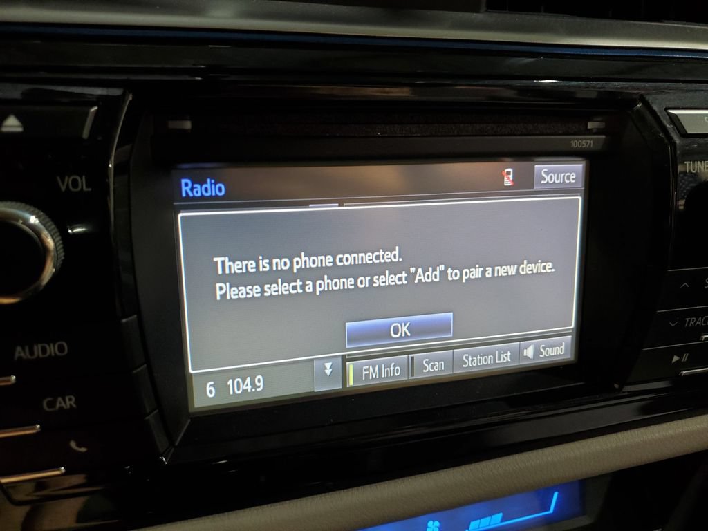 Used 2016 Toyota Corolla LE FWD image 29