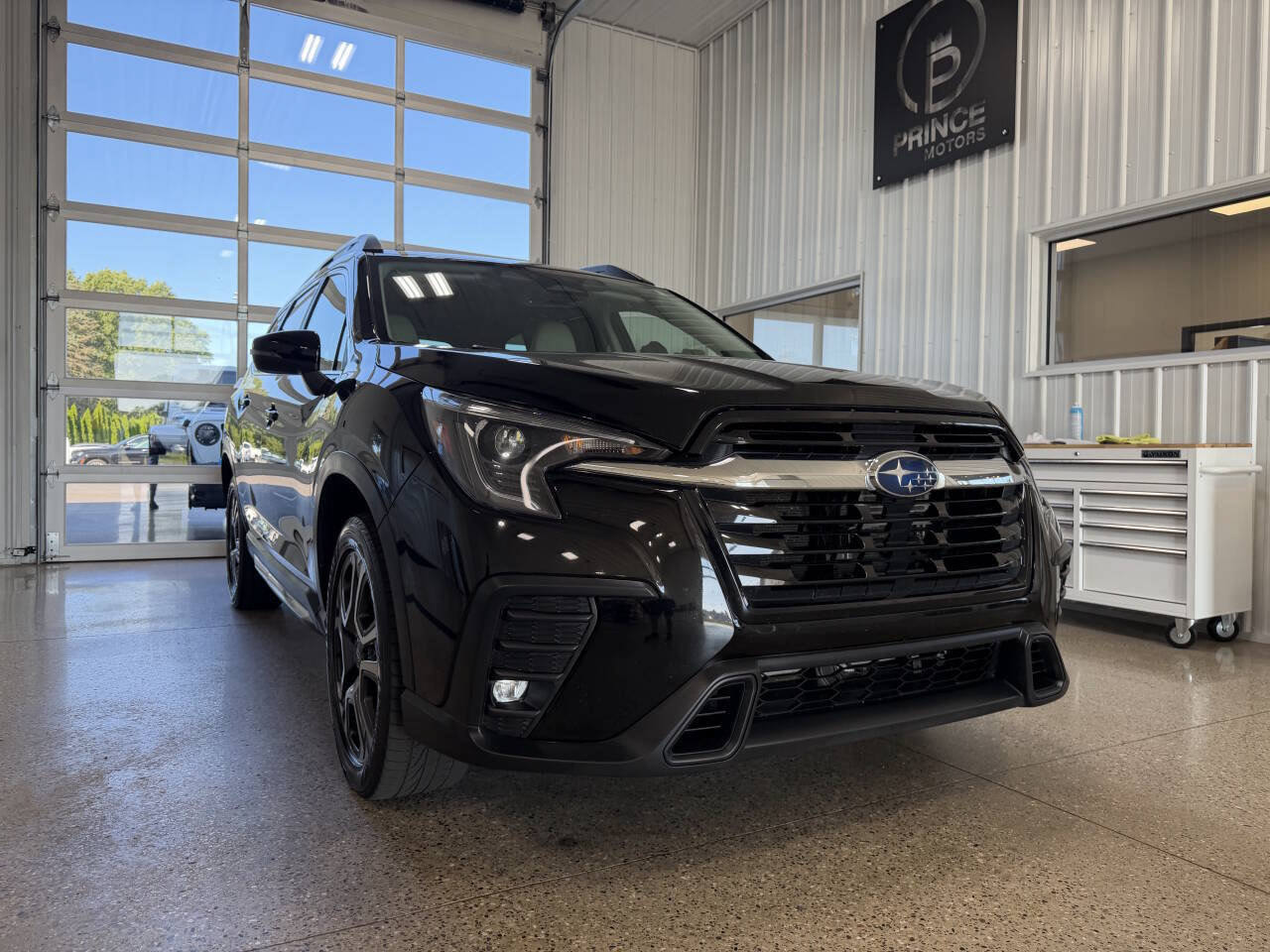 Used 2023 Subaru Ascent Limited AWD/4WD image 5
