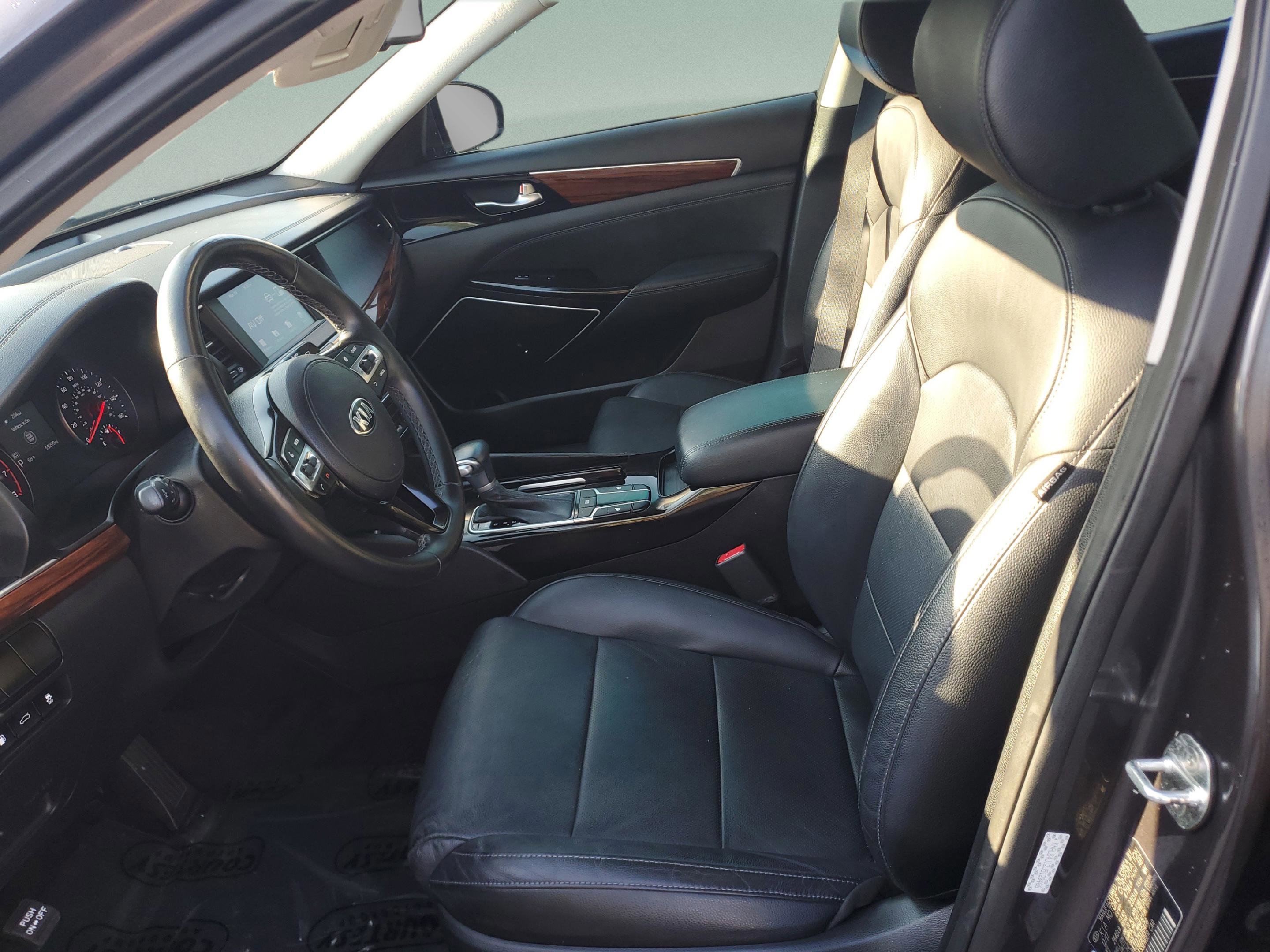 Certified 2018 Kia Cadenza Premium image 20