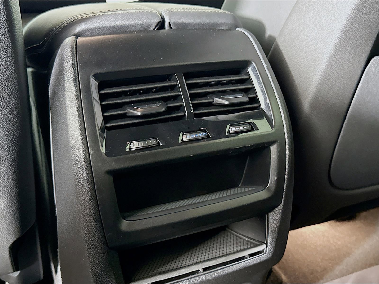 Used 2026 BMW X5 xDrive40i w/ Premium Package image 27