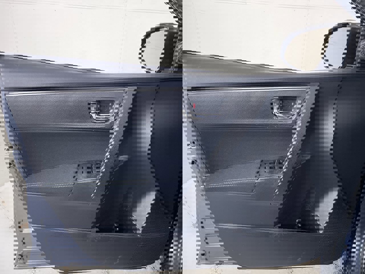 Used 2018 Toyota Corolla LE image 10