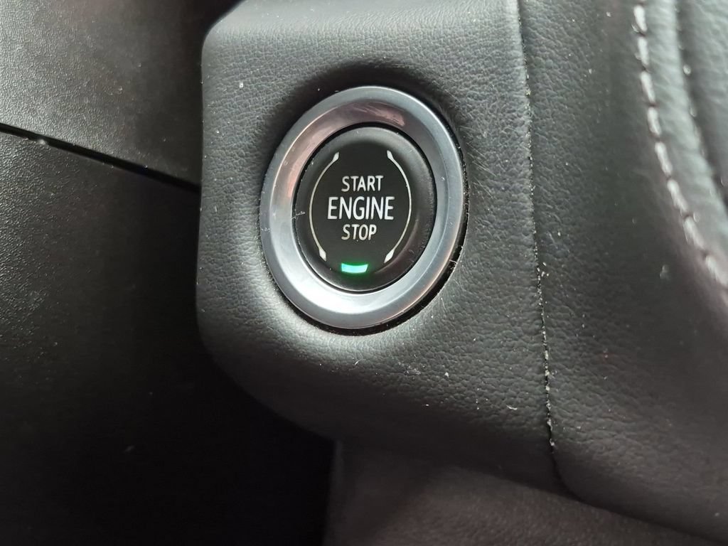 Used 2021 Chevrolet Tahoe Z71 w/ Z71 Off-Road Package AWD/4WD image 9