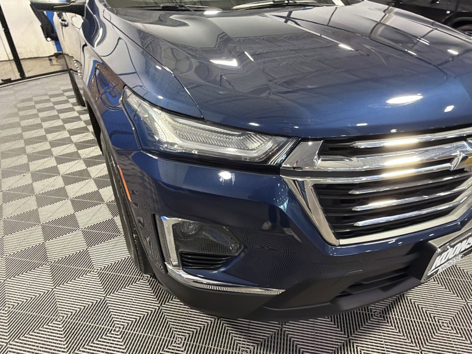 Used 2023 Chevrolet Traverse LT AWD/4WD image 13