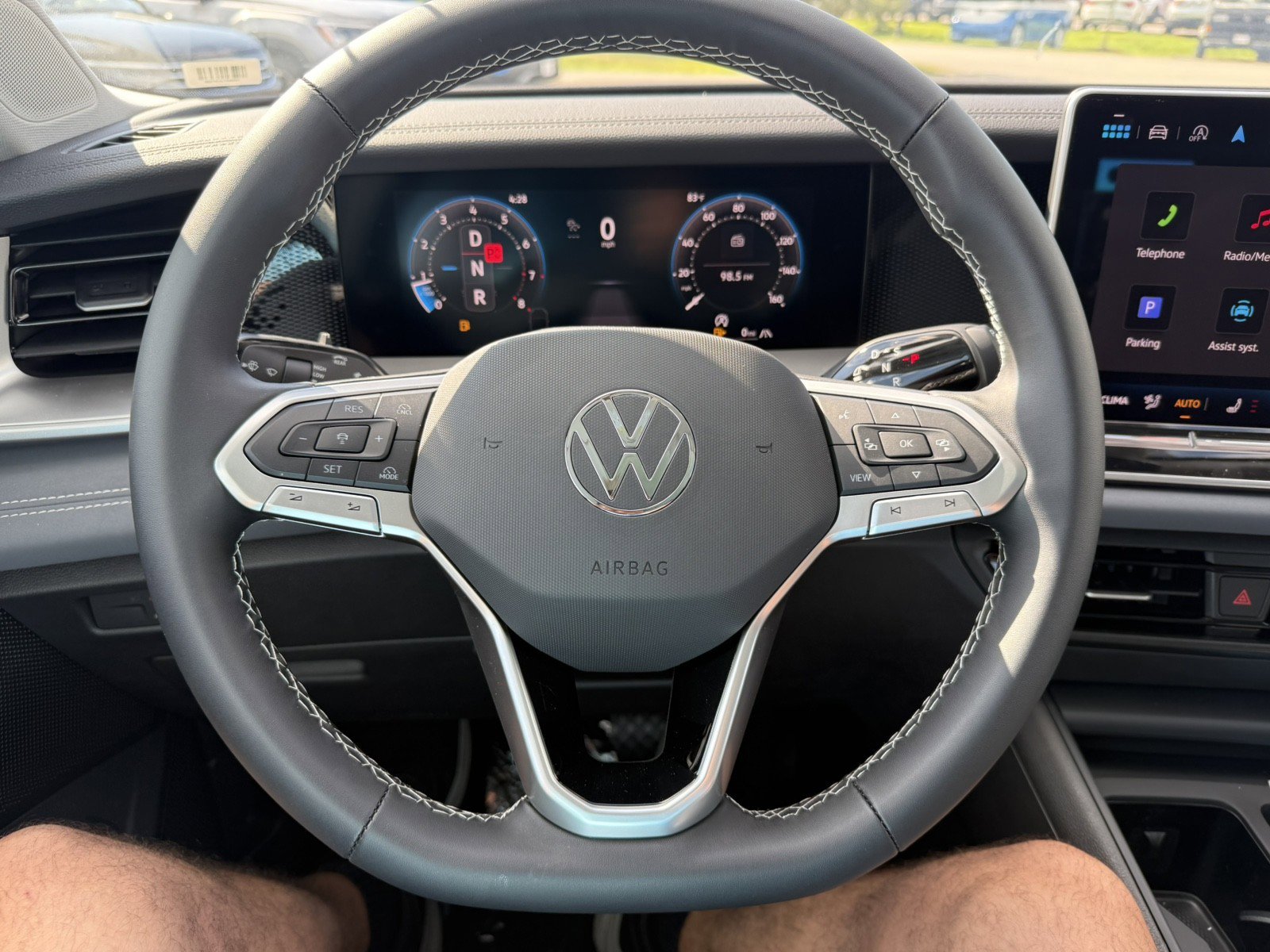 Used 2025 Volkswagen Tiguan SE AWD/4WD image 13