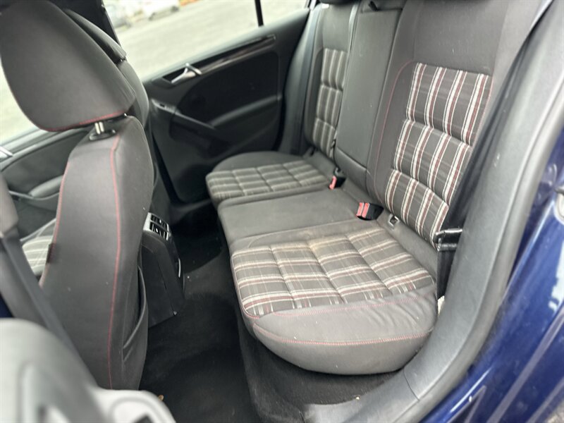 Used 2011 Volkswagen Golf 4-Door FWD image 11