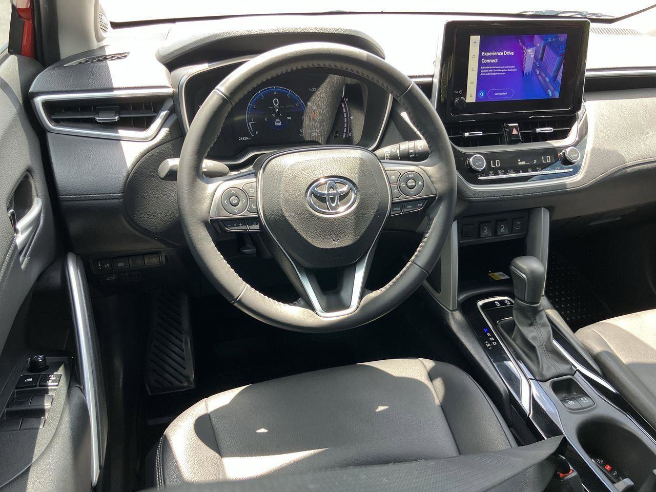 Used 2023 Toyota Corolla Cross XLE image 15