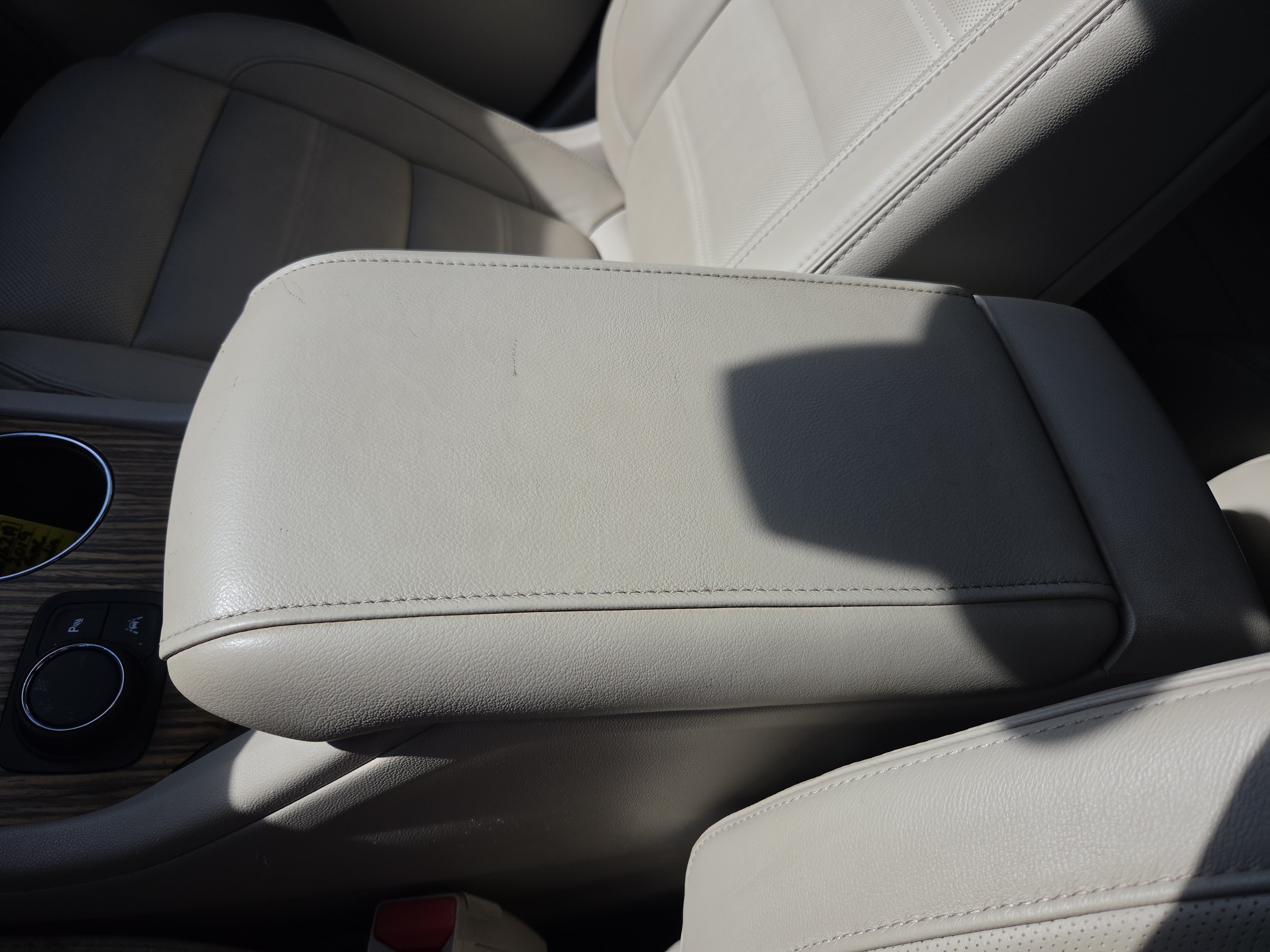 Used 2019 GMC Acadia Denali w/ Technology Package FWD image 27