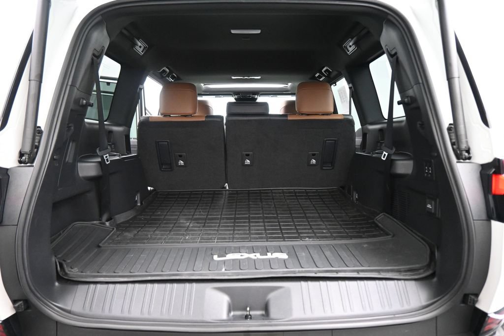 Used 2024 Lexus GX 550 w/ Accessory Package (2T) AWD/4WD image 22