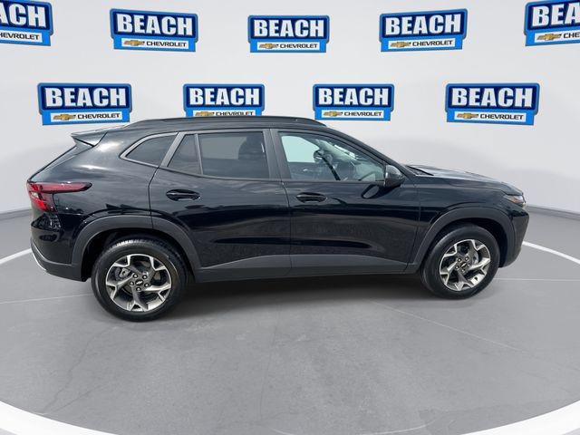 Used 2026 Chevrolet Trax LT FWD image 9