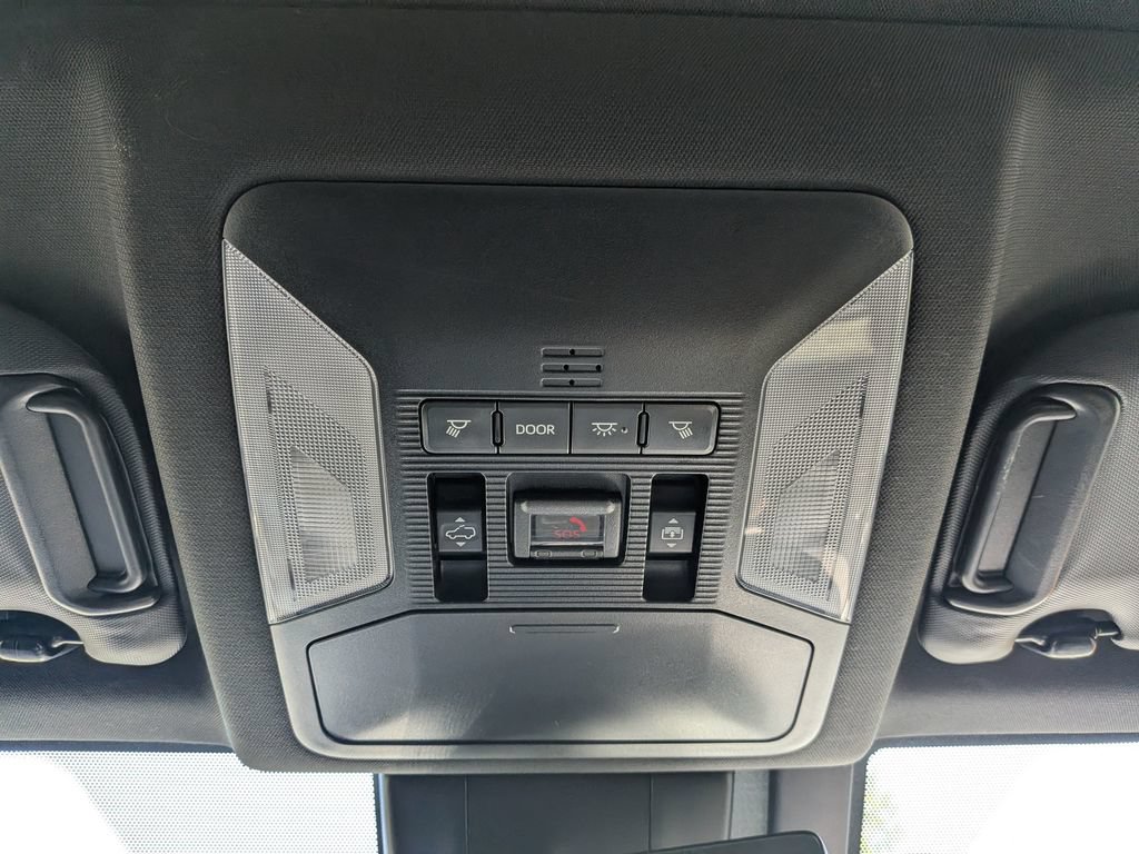 Used 2020 Toyota RAV4 XSE AWD/4WD image 23