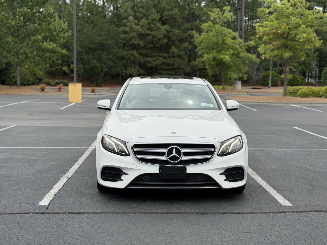 Used 2018 Mercedes-Benz E 300 4MATIC image 2