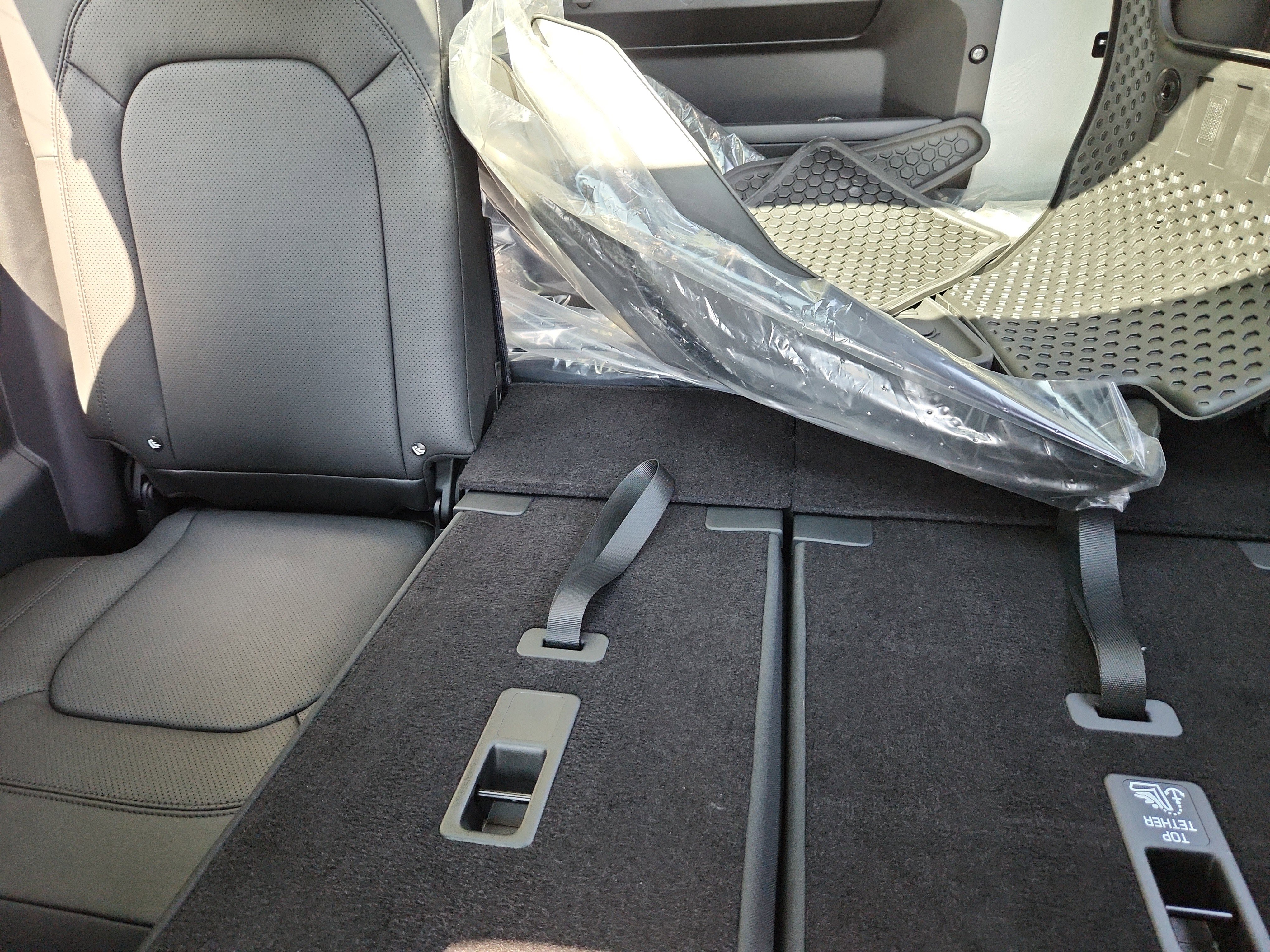 Used 2025 Land Rover Defender 130 S image 26