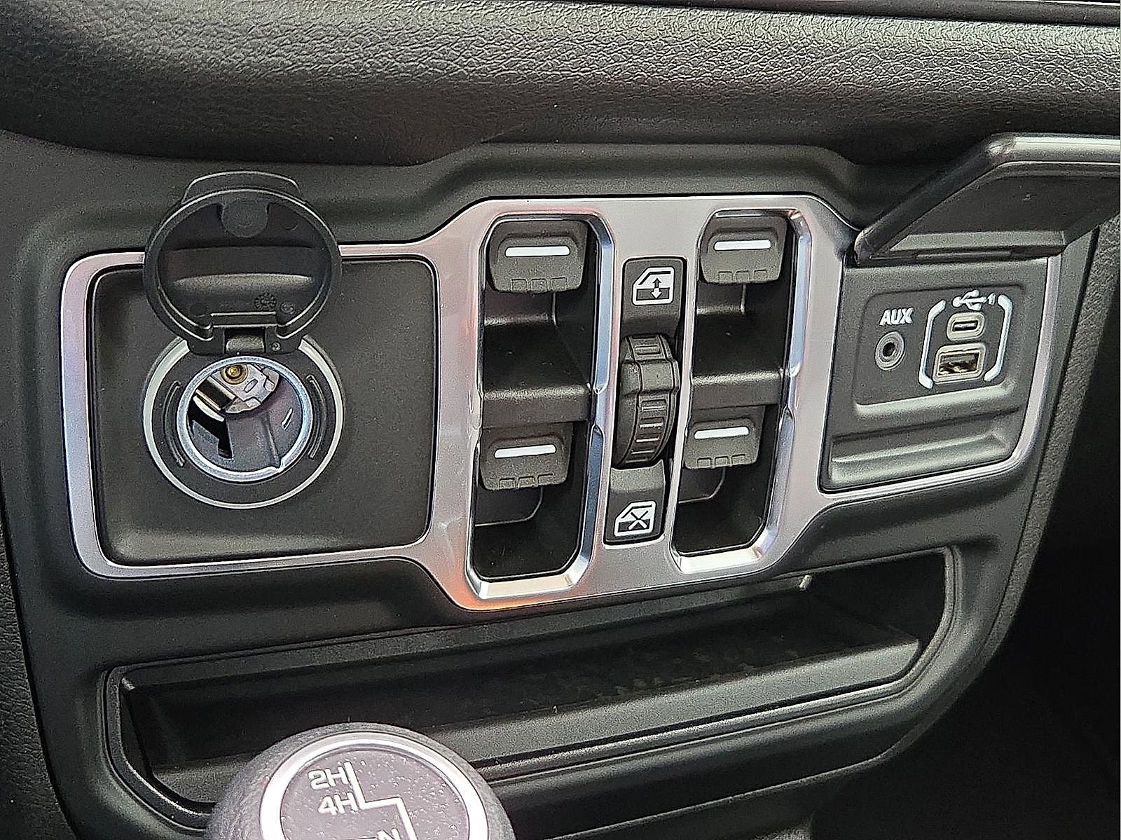 New 2025 Jeep Gladiator Sport image 18