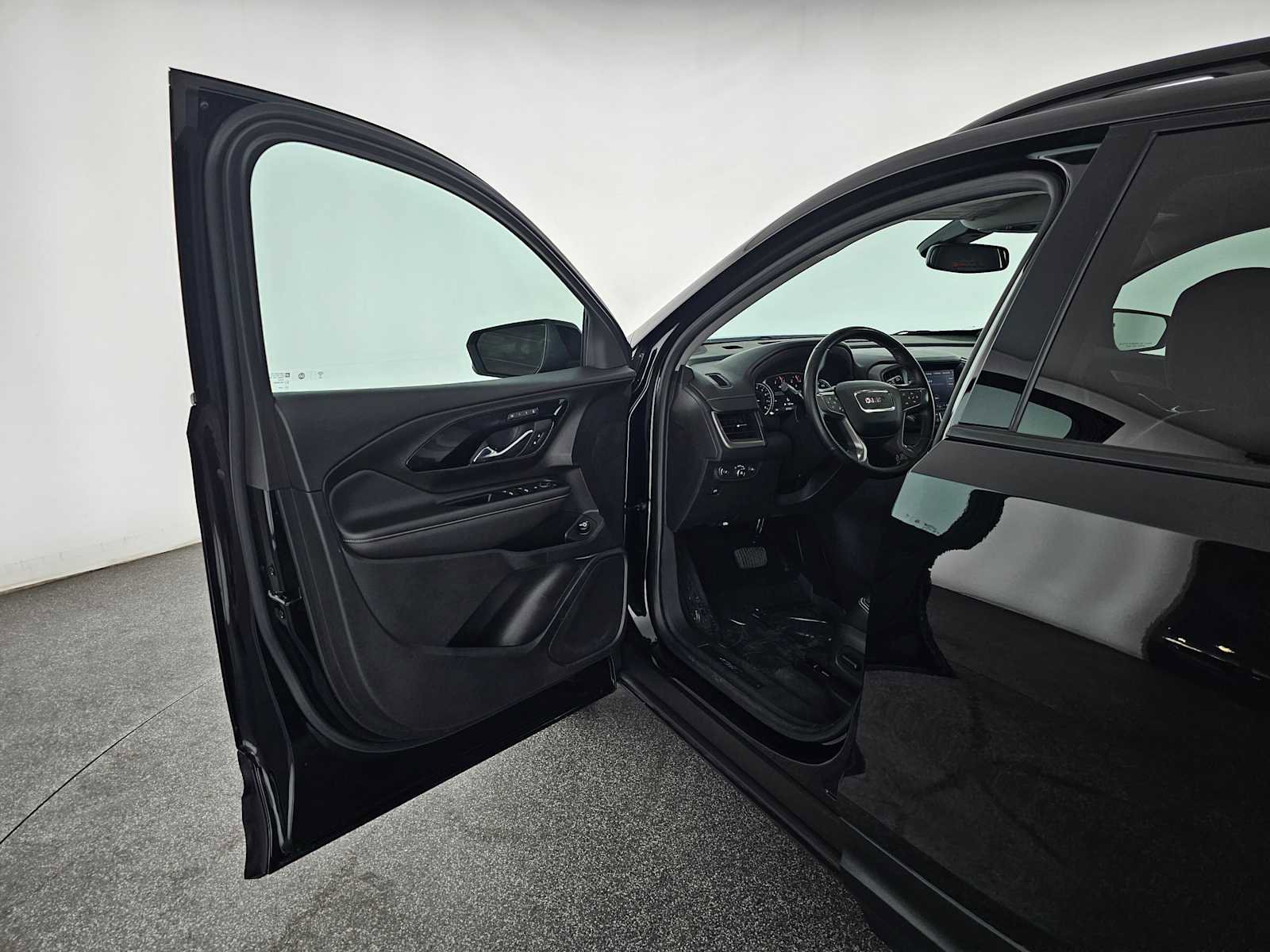 Used 2023 GMC Terrain AT4 image 19