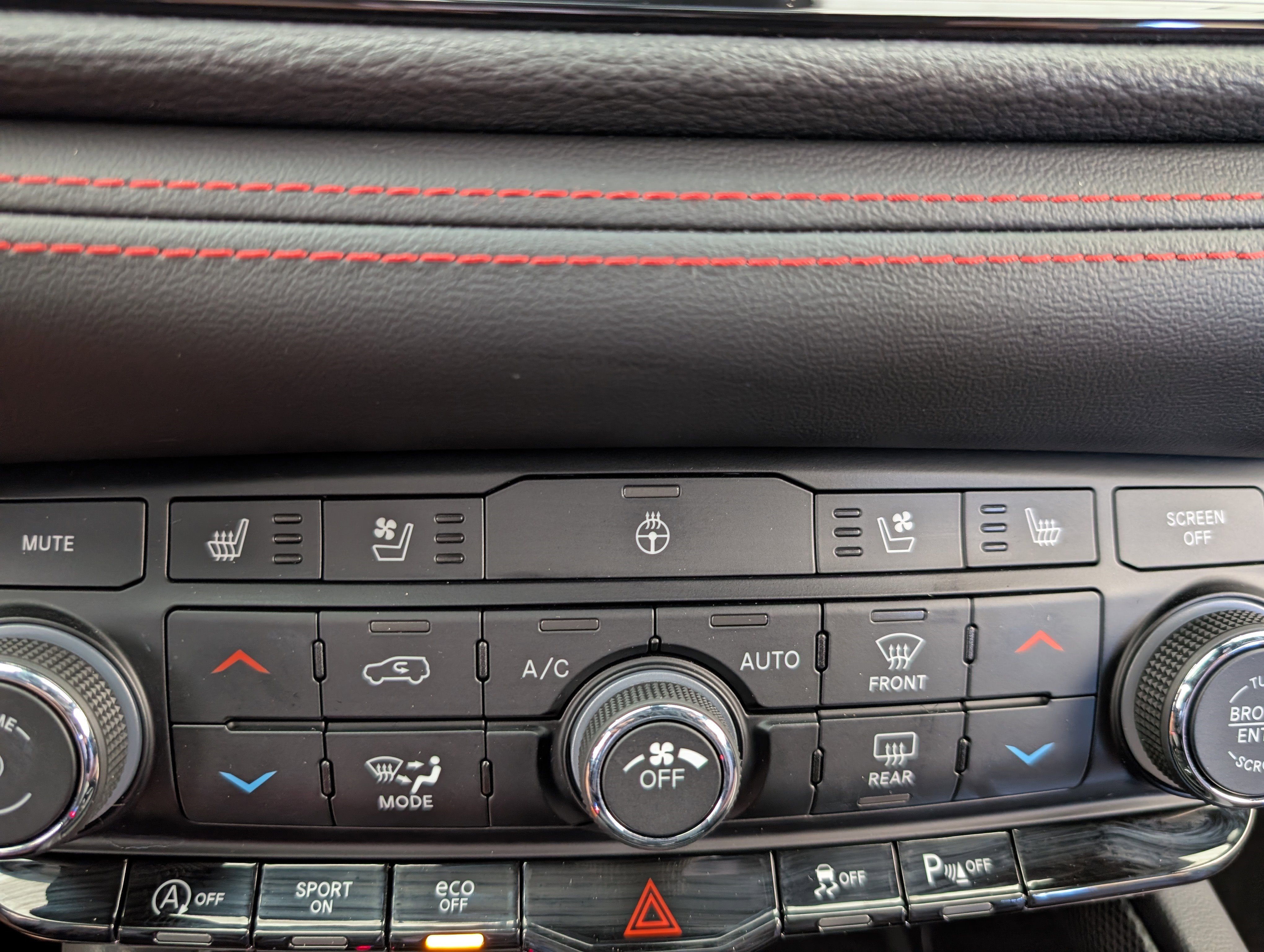 Used 2024 Dodge Durango GT AWD/4WD image 34