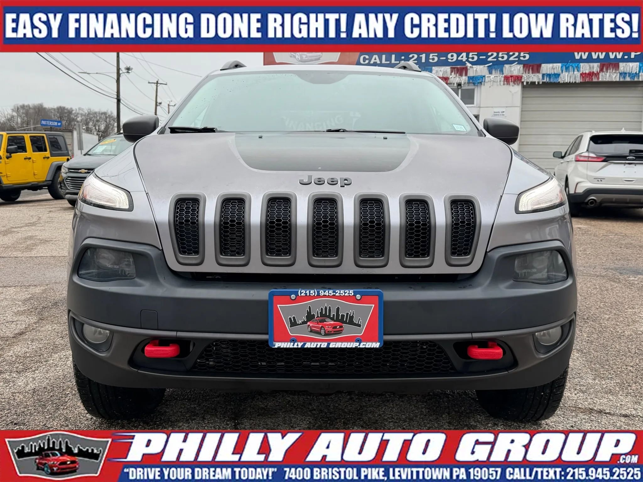 Used 2016 Jeep Cherokee Trailhawk w/ Comfort & Convenience Group AWD/4WD image 2