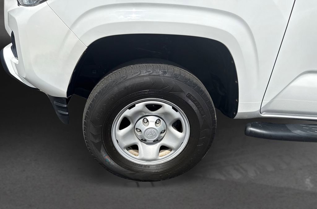 Used 2020 Toyota Tacoma SR image 11