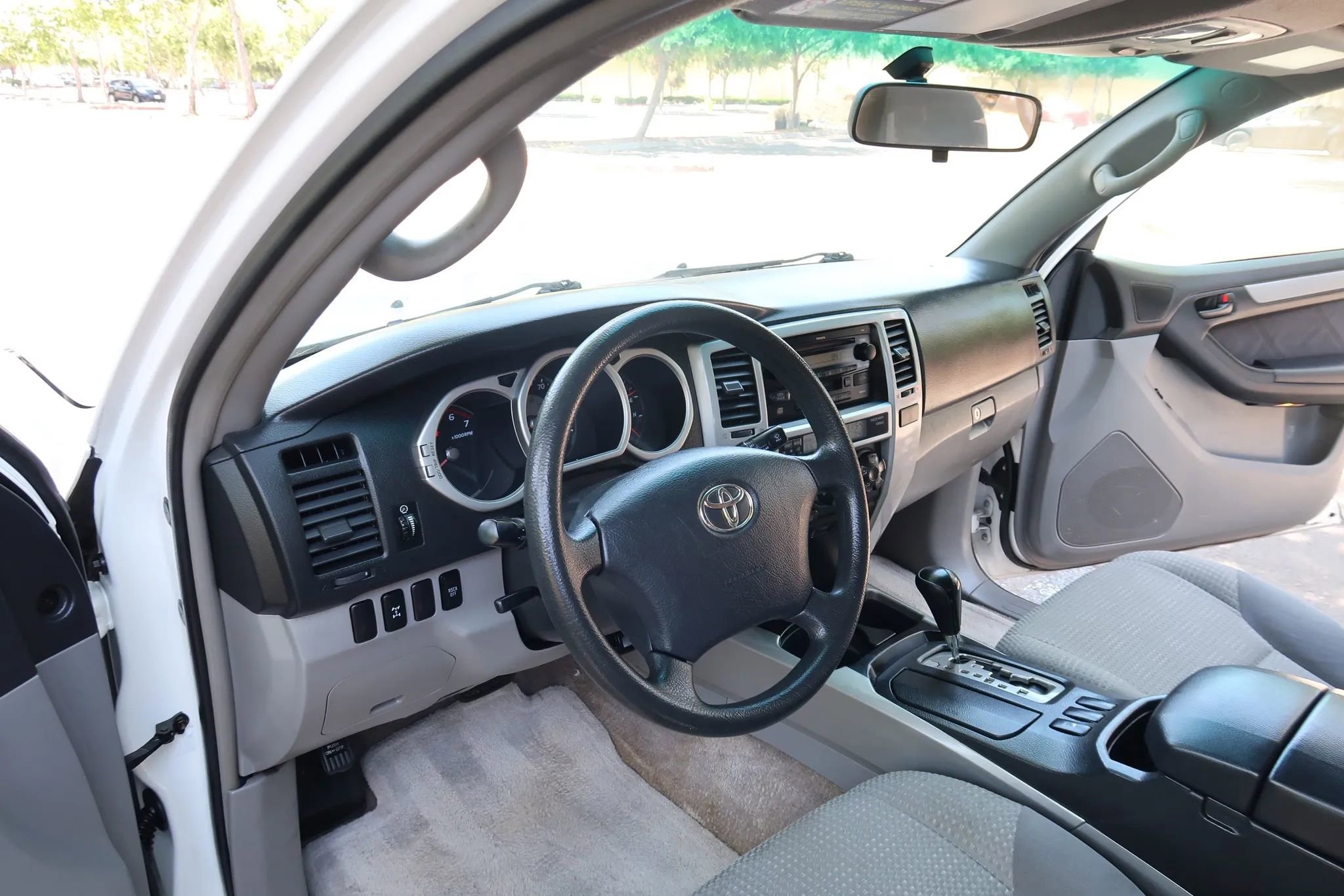Used 2005 Toyota 4Runner Sport AWD/4WD image 14