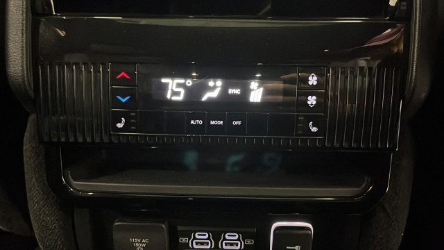 Used 2022 Jeep Wagoneer Series II w/ Premium Group I AWD/4WD image 35