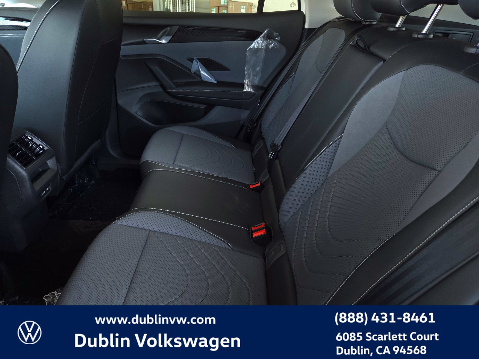 New 2026 Volkswagen Tiguan SE FWD image 10