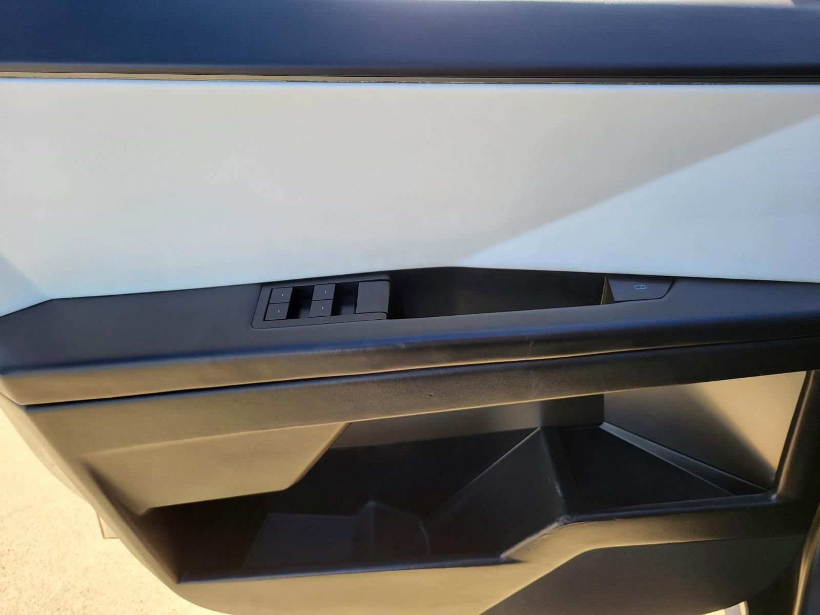 Used 2024 Tesla Cybertruck Cyberbeast image 21