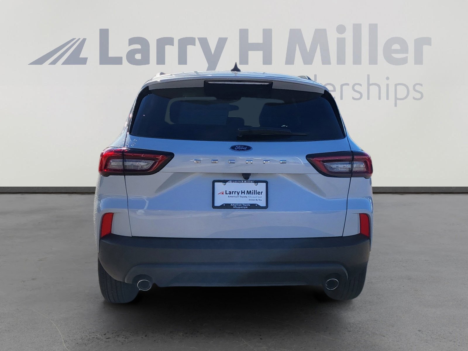 Used 2026 Ford Escape ST-Line w/ Cold Weather Package image 4