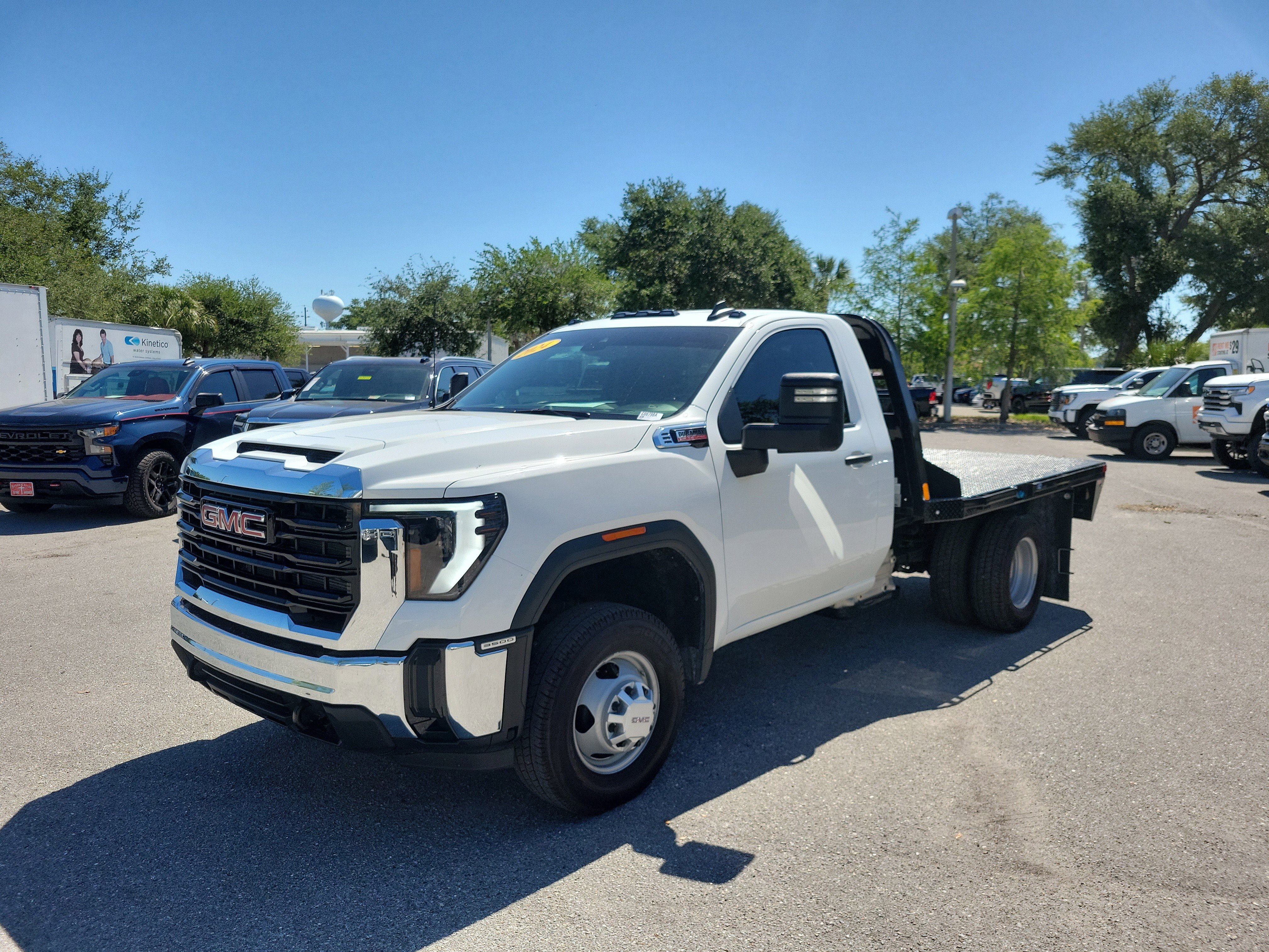 Certified 2024 GMC Sierra 3500 Pro w/ Convenience Package AWD/4WD image 8