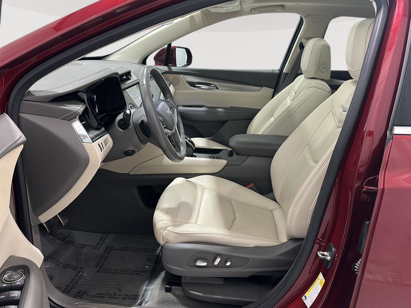 Used 2018 Cadillac XT5 Premium Luxury w/ Driver Assist Package image 9