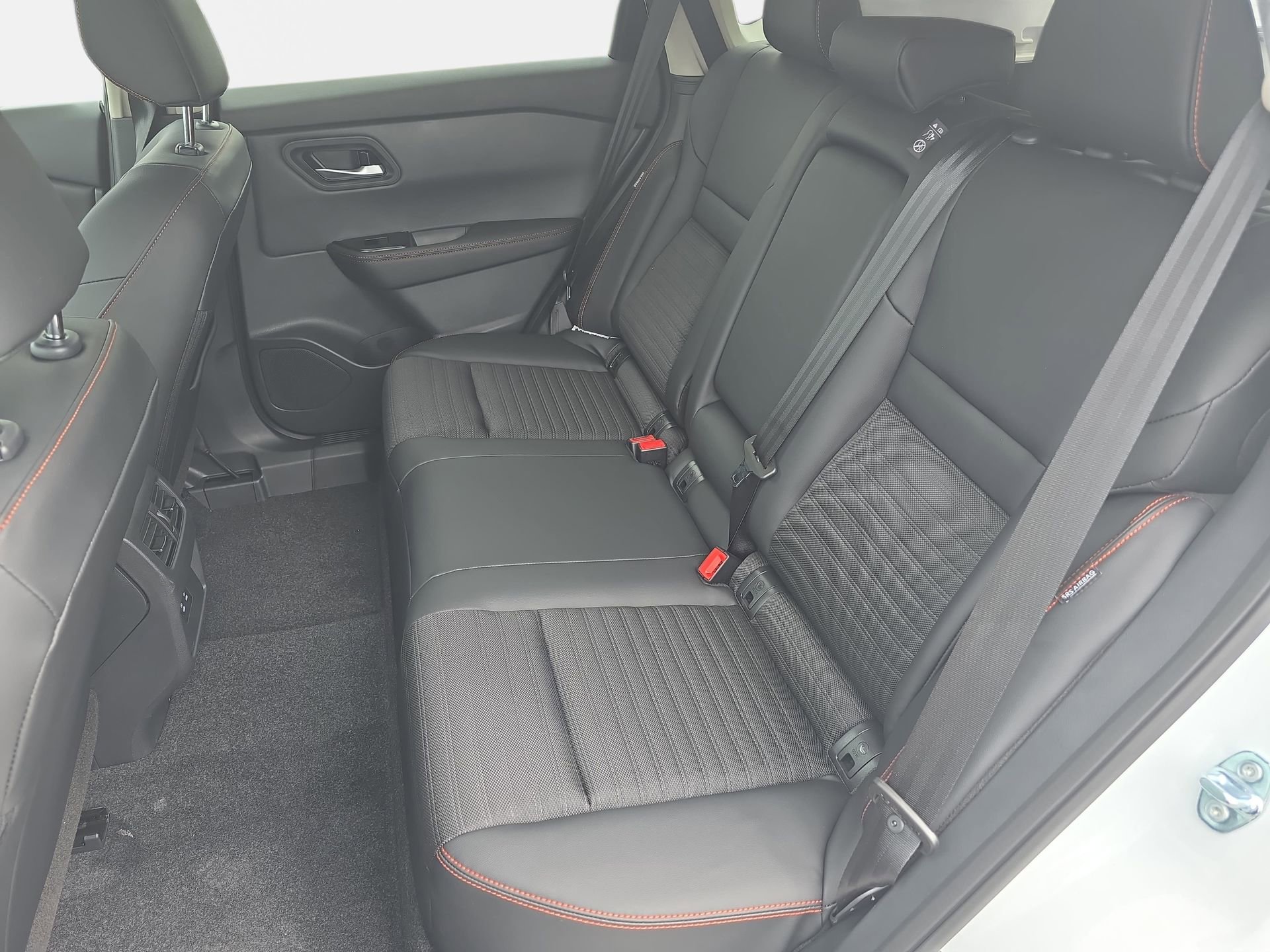 New 2026 Nissan Rogue SV AWD/4WD image 14