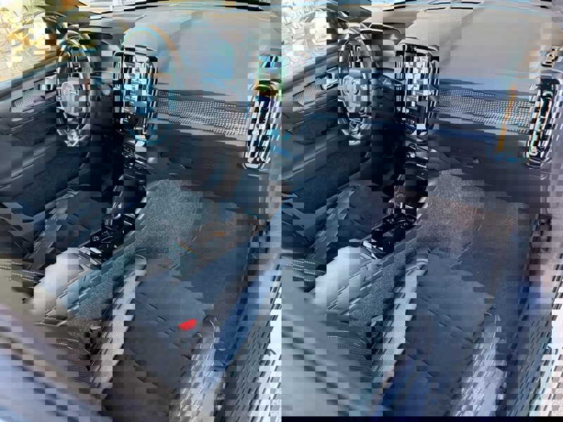 Used 2021 Volvo XC40 P8 Recharge image 7