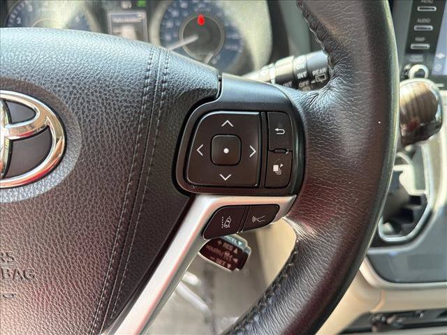 Used 2020 Toyota Sienna XLE Premium w/ Protection Package FWD image 17