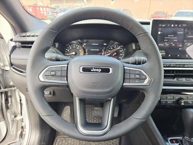 Certified 2025 Jeep Compass Latitude w/ Sun & Sound Group AWD/4WD image 19