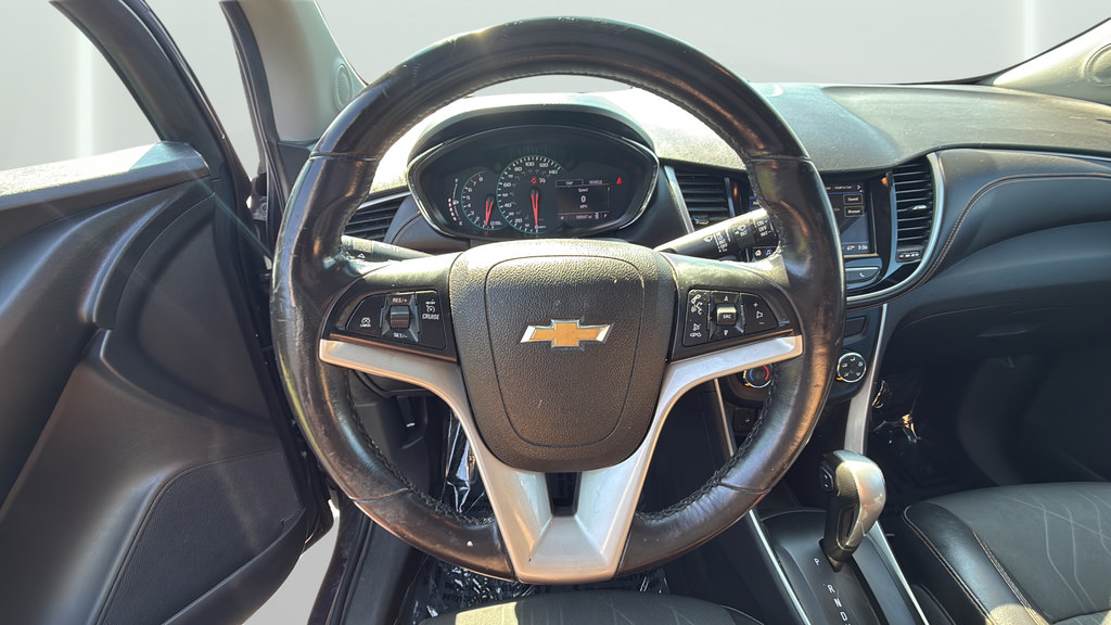 Used 2019 Chevrolet Trax LT w/ LT Convenience Package FWD image 21