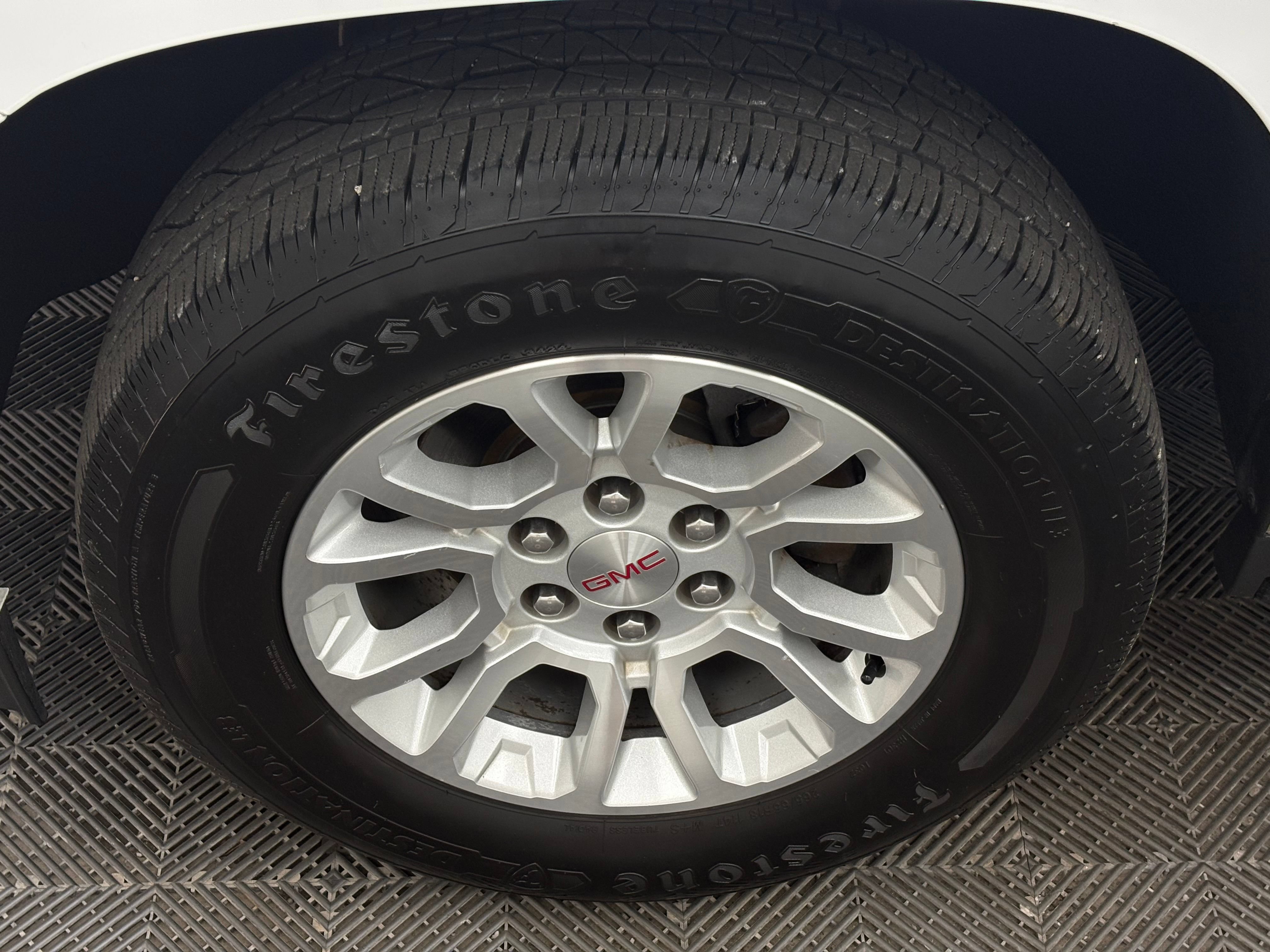 Used 2018 GMC Yukon XL SLT AWD/4WD image 16