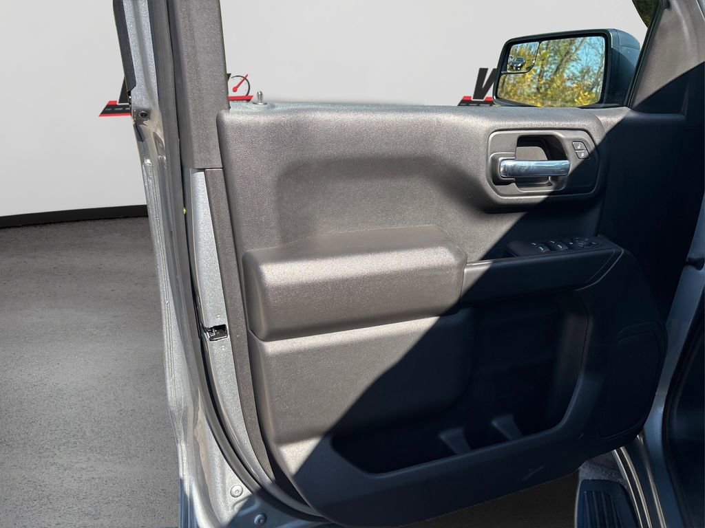 Used 2023 Chevrolet Silverado 1500 Custom image 23