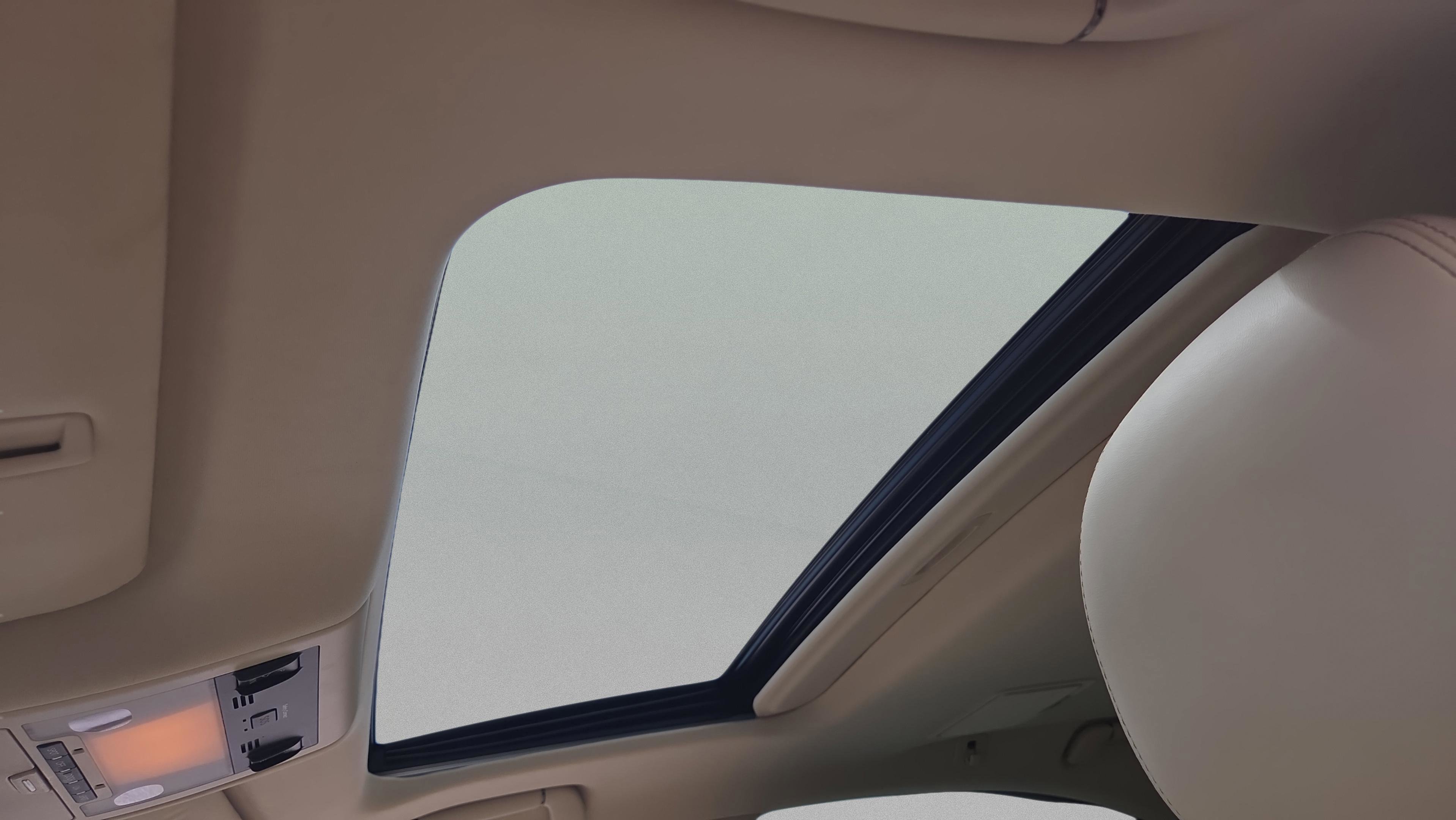 Used 2014 Lexus LS 460 AWD w/ Comfort Package image 25