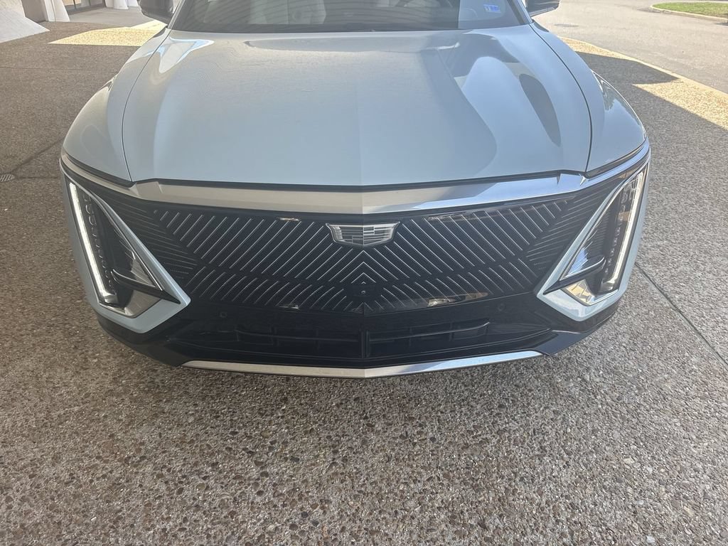 Certified 2024 Cadillac Lyriq Luxury AWD/4WD image 32