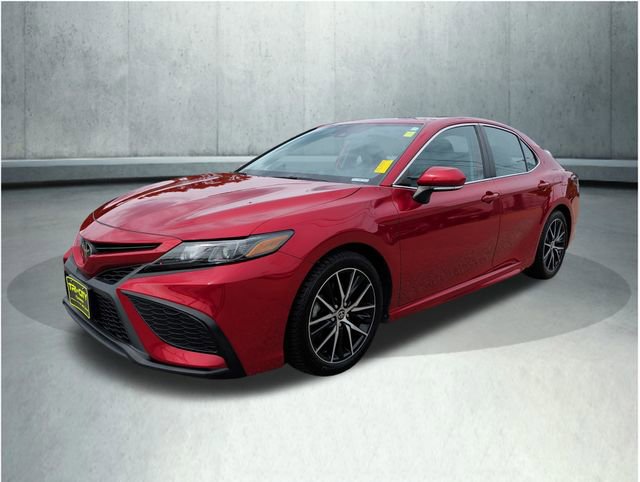 Used 2021 Toyota Camry SE w/ Cold Weather Package AWD/4WD image 1