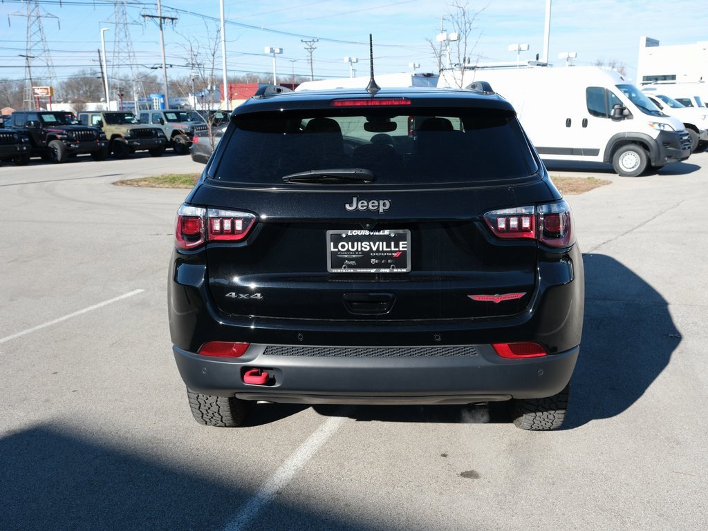 Used 2024 Jeep Compass Trailhawk image 8