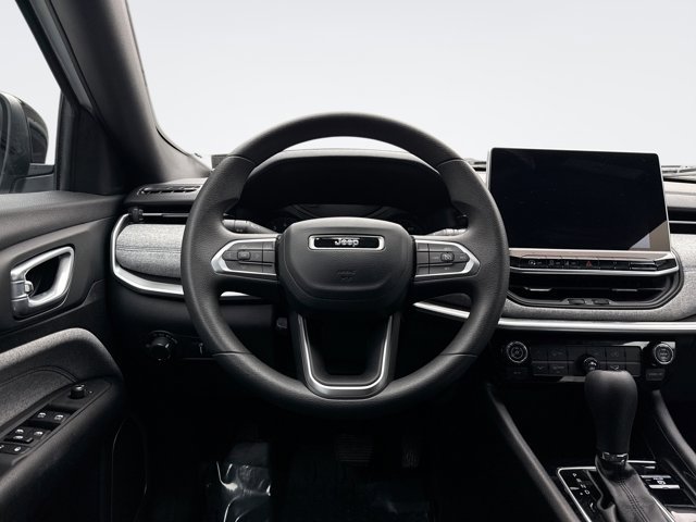 Used 2023 Jeep Compass Sport image 12