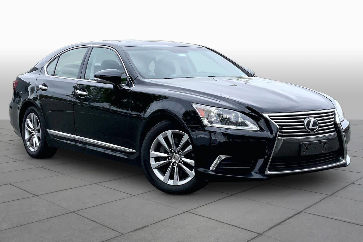Used 2016 Lexus LS 460 AWD w/ Comfort Package image 3