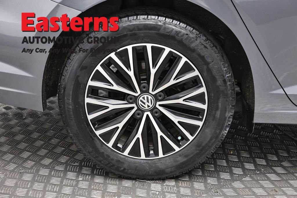 Used 2020 Volkswagen Jetta SE w/ SE Cold Weather Package image 31