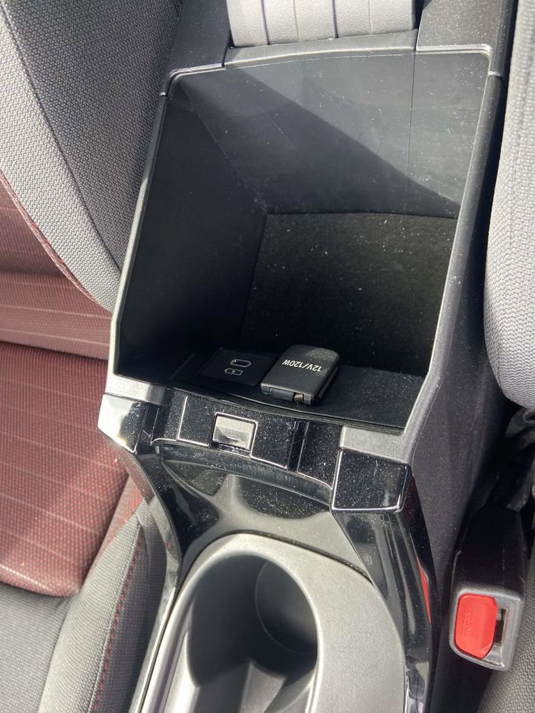 Used 2025 Toyota Corolla SE image 27