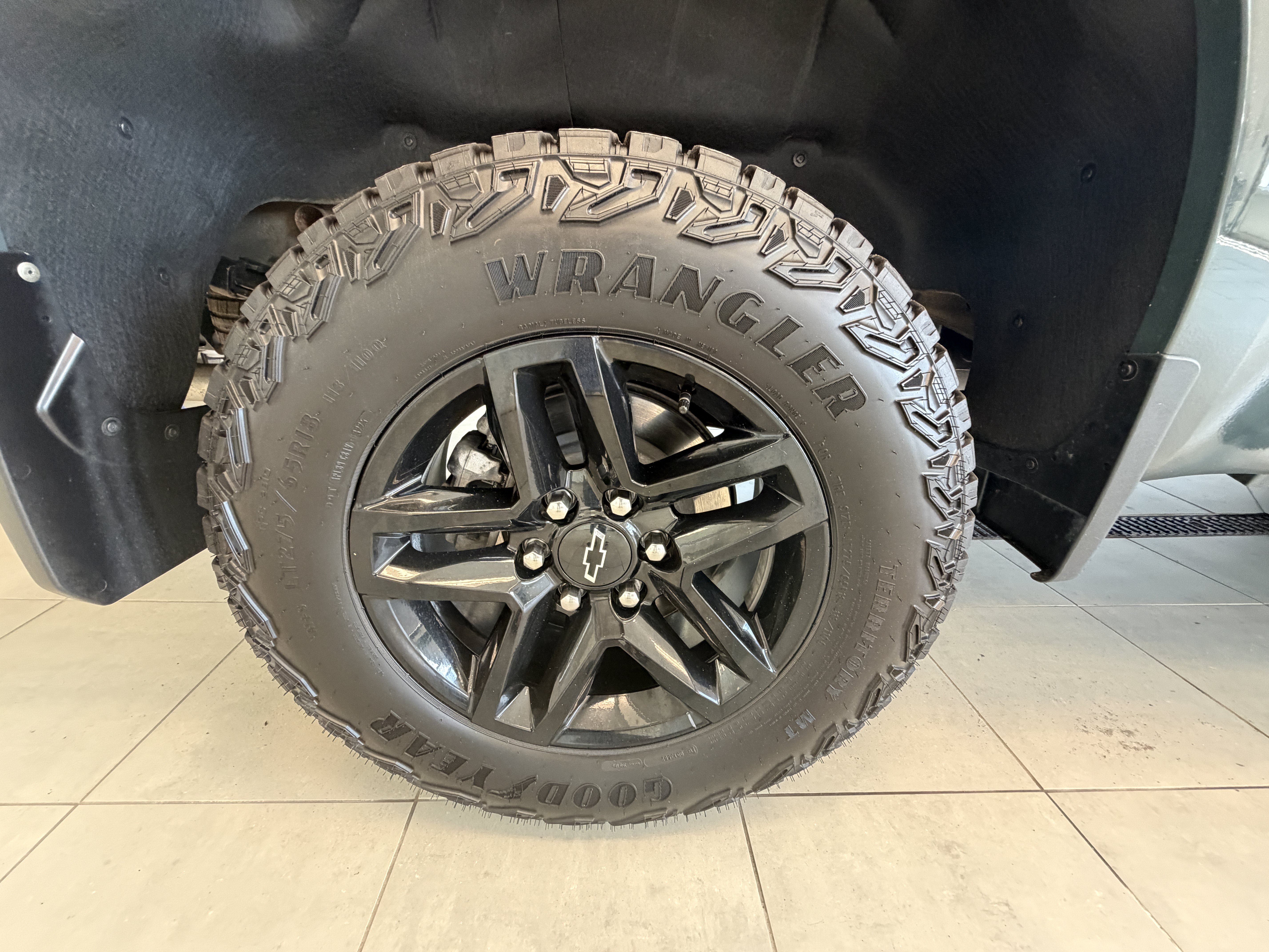 Used 2026 Chevrolet Silverado 1500 Custom Trail Boss w/ LPO, Dark Essentials Package AWD/4WD image 13