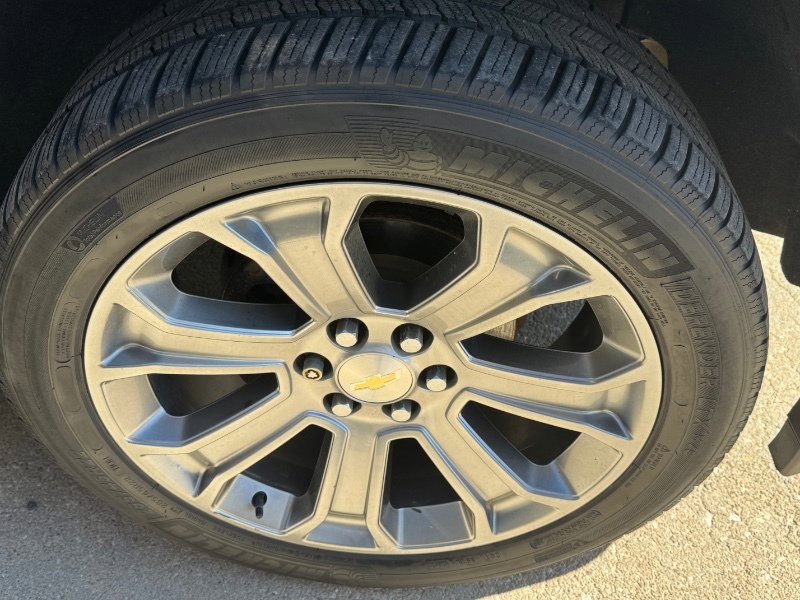 Used 2018 Chevrolet Silverado 1500 High Country image 32