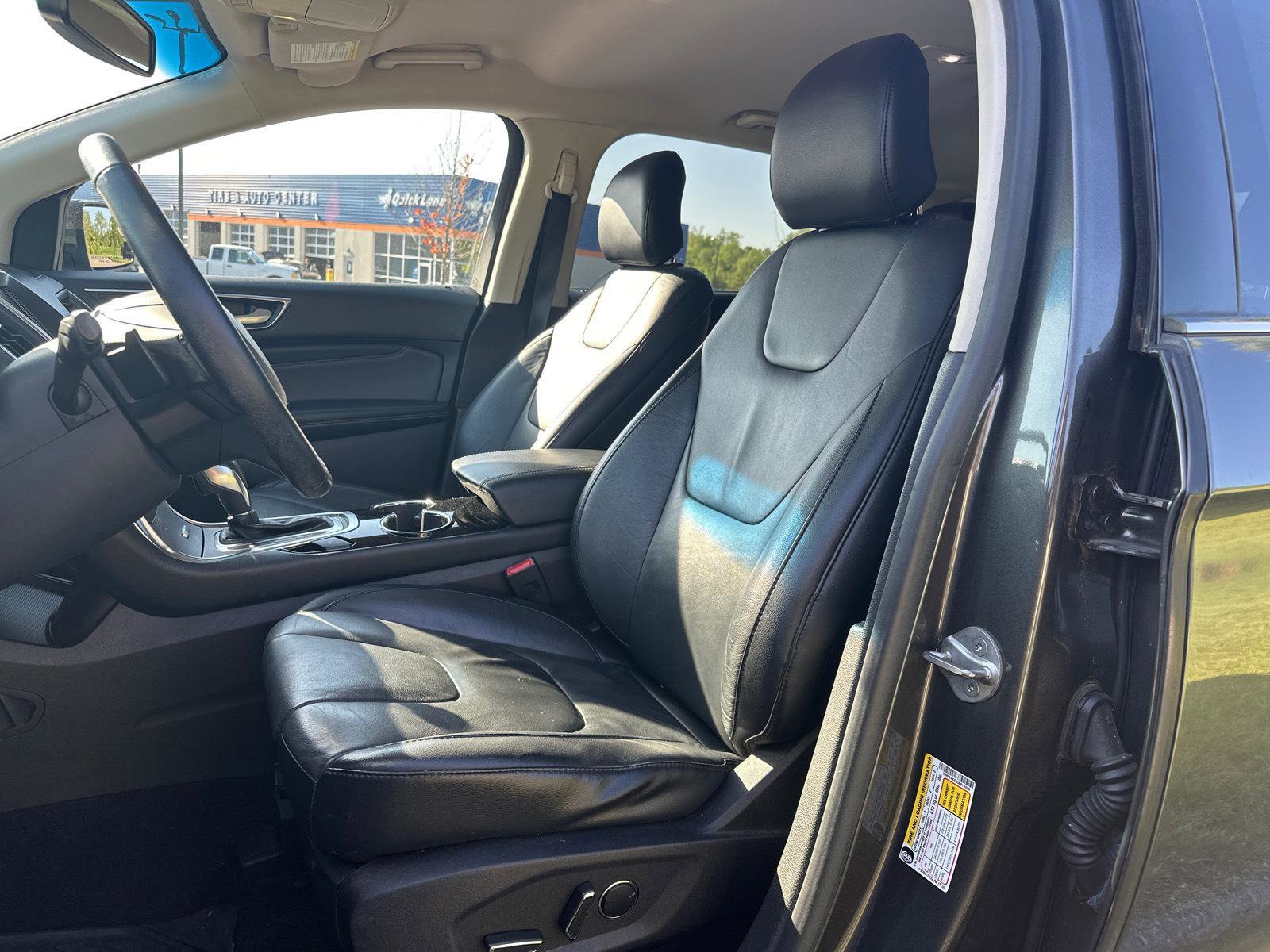 Used 2016 Ford Edge Titanium AWD/4WD image 6