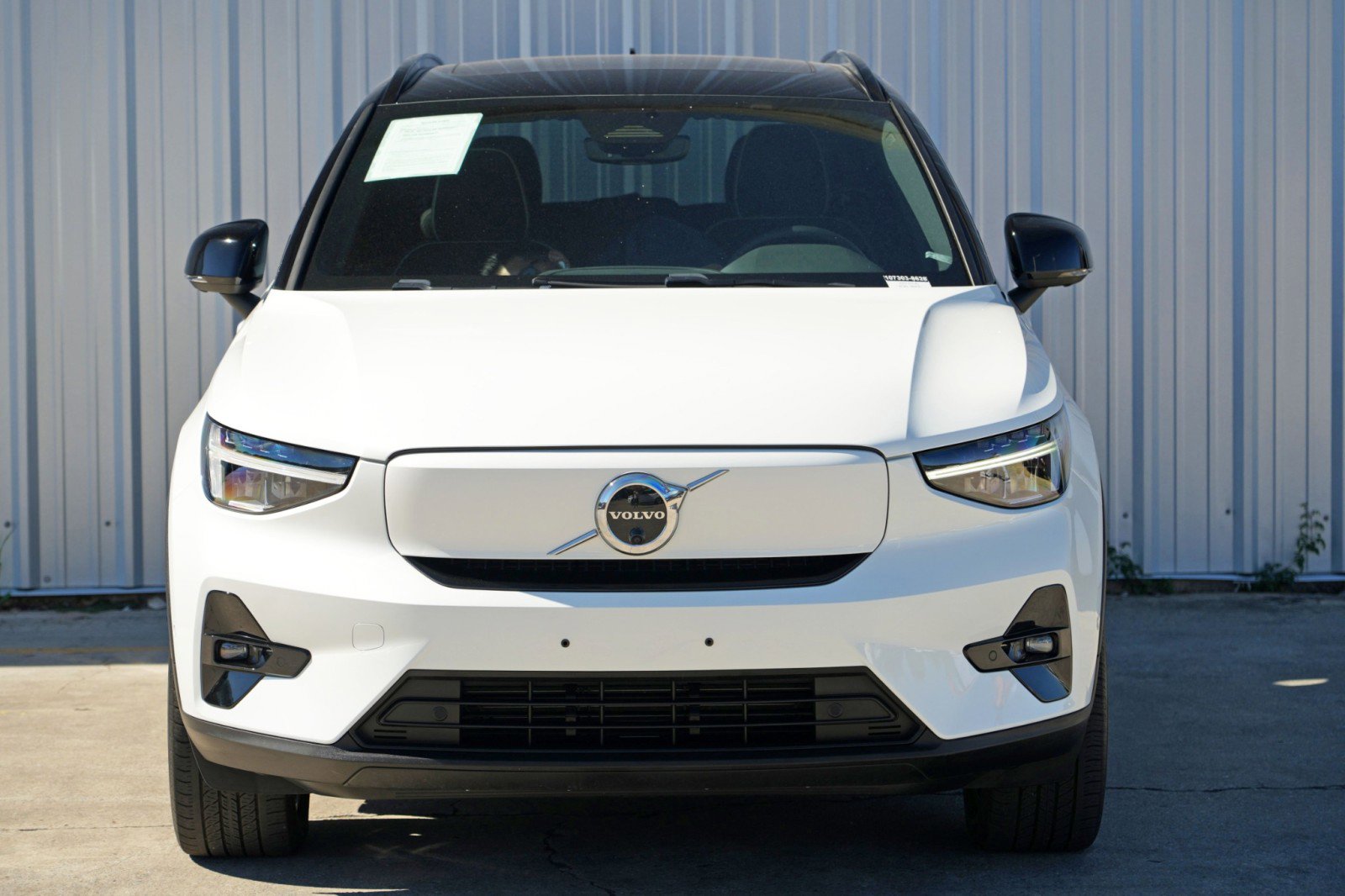 Used 2023 Volvo XC40 Recharge Plus w/ Protection Package Premier image 46