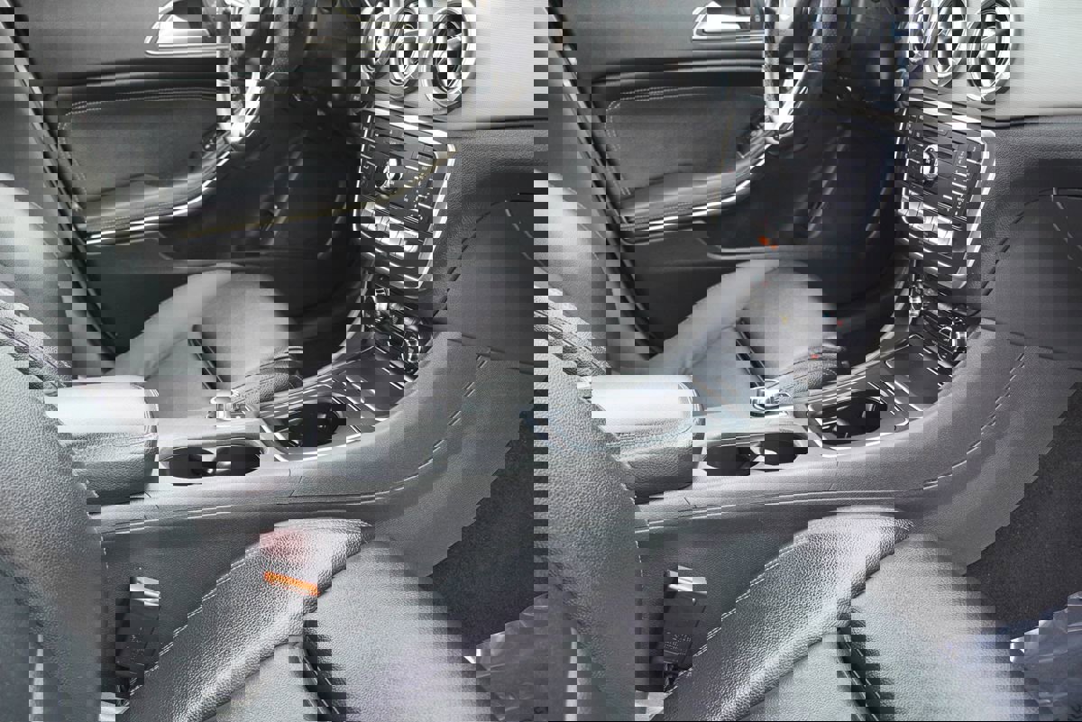 Used 2018 Mercedes-Benz CLA 250 image 14